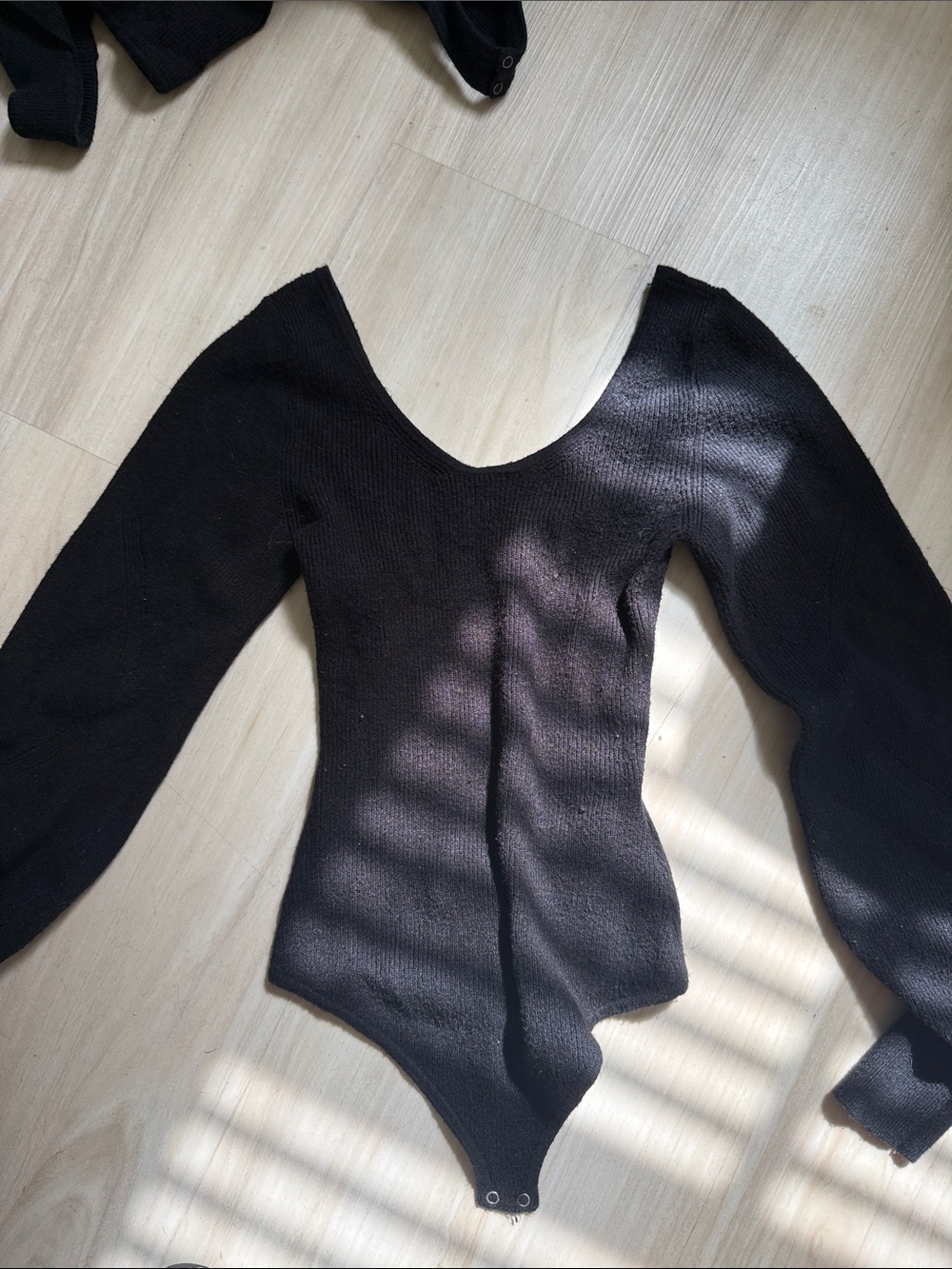 Abercrombie & Fitch Black Ribbed Balloon Long Sleeve Bodysuit